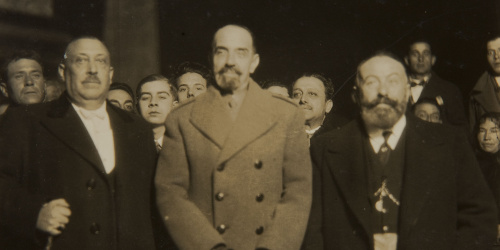 image for: Pere Català Pic - ...éssent presidida pel ministre del Treball i altres digníssimes autoritats. L&#039;àliga, representativa de la monstruositat i feresa, acata i custodia a la Verge - 1931