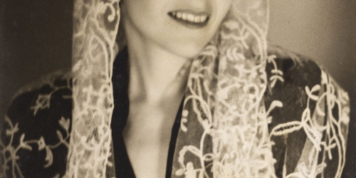 image for: Otho Lloyd - Retrat de dona - Cap a 1944