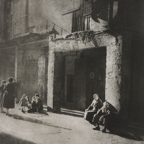 image for: Josep Maria Casals i Ariet - Carrer amb gent - No datat