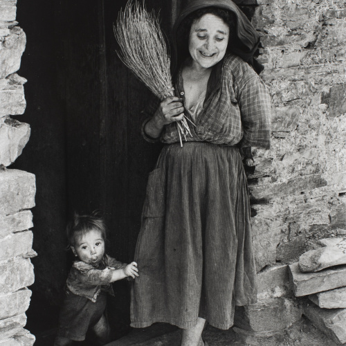 image for: Oriol Maspons - Femme de Las Hurdes. Fotografia per al llibre «Caminando por Las Hurdes», d&#039;Antonio Ferres i Armando López Salinas - 1960 (tiratge 1995)