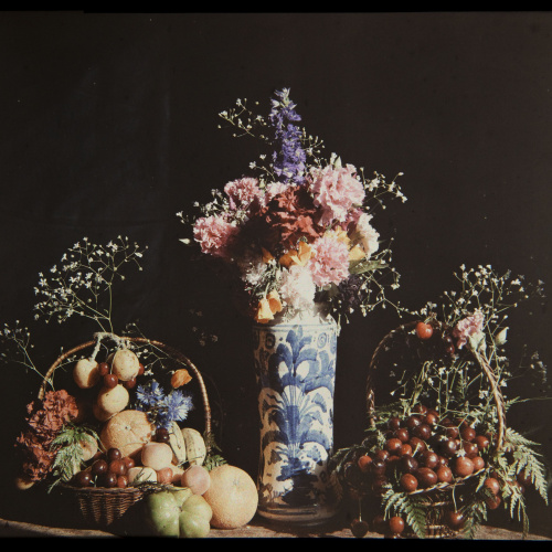 image for: Francesc Carrera Bou - Natura morta amb gerro, flors, cistells i fruita - Cap a 1922-1926