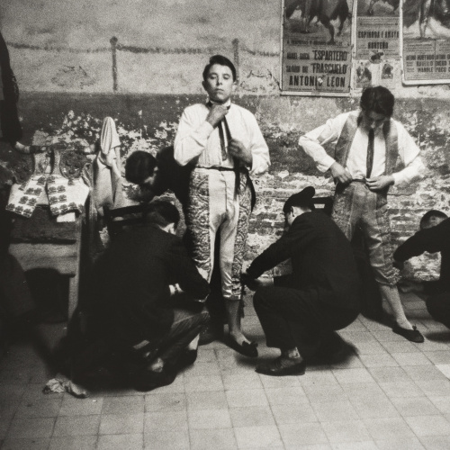 image for: Oriol Maspons - Fotografia per al llibre «Toreo de salón. Farsa con acompañamiento de clamor y murga», de Camilo José Cela - 1962 (tiratge posterior)