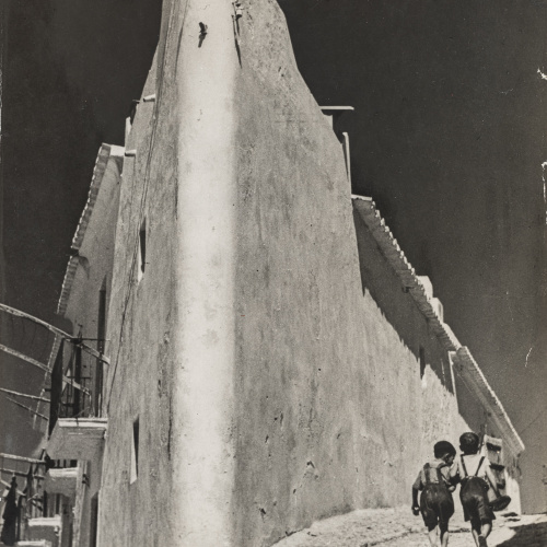 image for: Oriol Maspons - Las casas de Ibiza son así, como una proa (Eivissa) - 1953