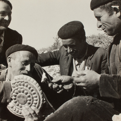 image for: Oriol Maspons - Fotografia per al llibre «La caza de la perdiz roja», de Miguel Delibes - 1962