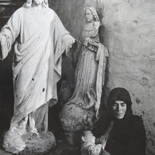 image for: Oriol Maspons - La gitana y los santos - 1956