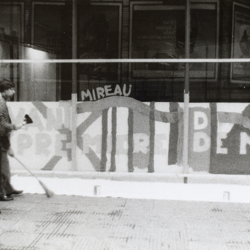 image for: Oriol Maspons - Joan Miró pintant els vidres del Col·legi d&#039;Arquitectes de Catalunya i Balears (Barcelona) - 1969