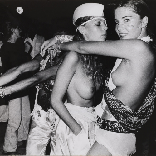 image for: Oriol Maspons - Amnesia. Ibiza. Nenes alemanes de poble - Cap a 1976-1980