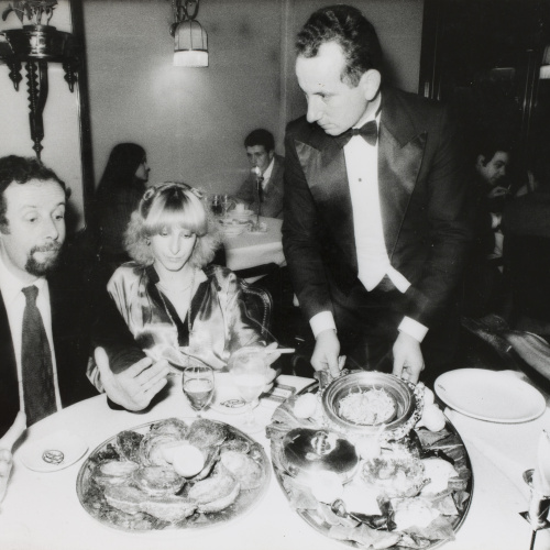 image for: Oriol Maspons - Luis Cantero en un restaurant - Cap a 1980
