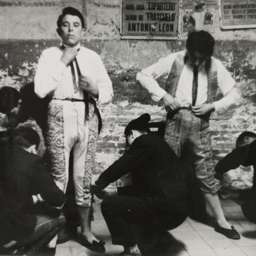 image for: Oriol Maspons - Fotografia per al llibre “Toreo de salón. Farsa con acompañamiento de clamor y murga”, de Camilo José Cela - Cap a 1958-1962