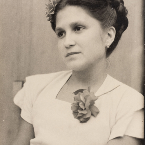 image for: Otho Lloyd - Retrat de noia - Cap a 1944-1950
