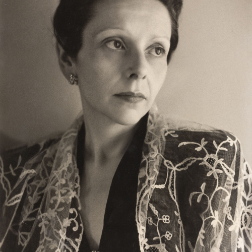 image for: Otho Lloyd - Retrat de dona - Cap a 1944