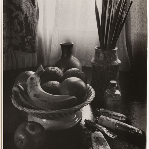 image for: Otho Lloyd - Natura morta - Cap a 1945