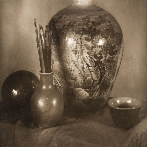 image for: Otho Lloyd - Natura morta - Cap a 1945