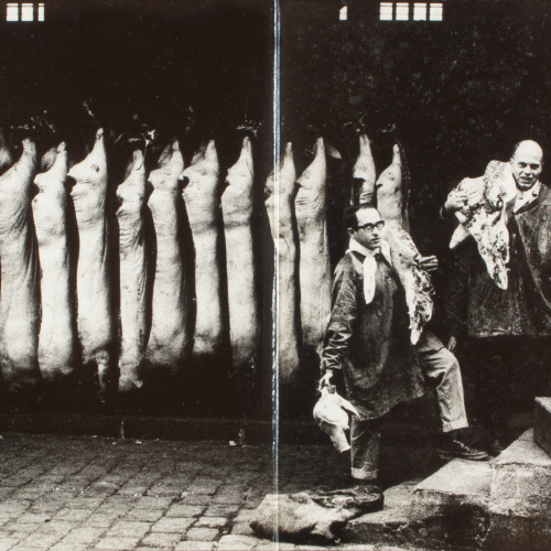image for: Oriol Maspons - Oriol Maspons i Julio Ubiña a l&#039;escorxador (Nadala) - Cap a 1965