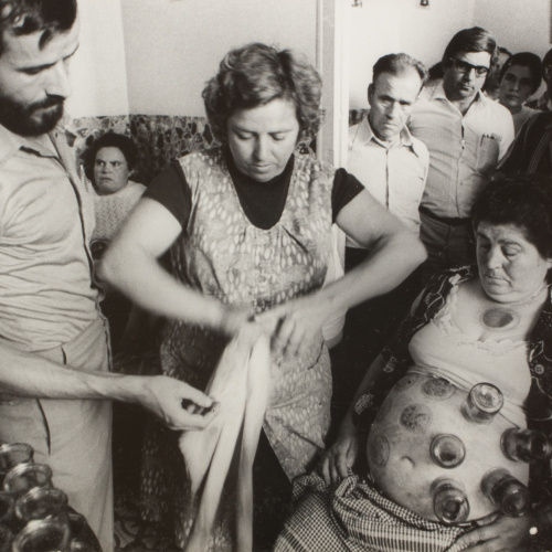 image for: Oriol Maspons - La virgen Conxita (Curandera de Cerdanyola) - 1976