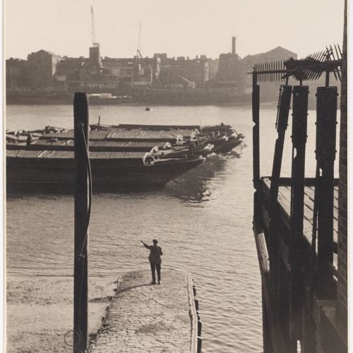 image for: Otho Lloyd - East End (Londres) - Cap a 1946