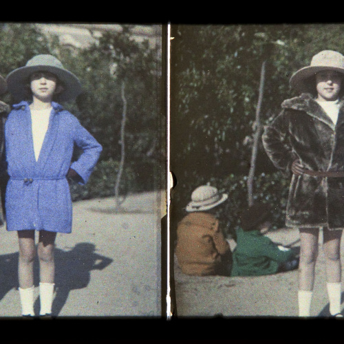 image for: Francesc Carrera Bou - Nenes en un jardí - Cap a 1922-1926