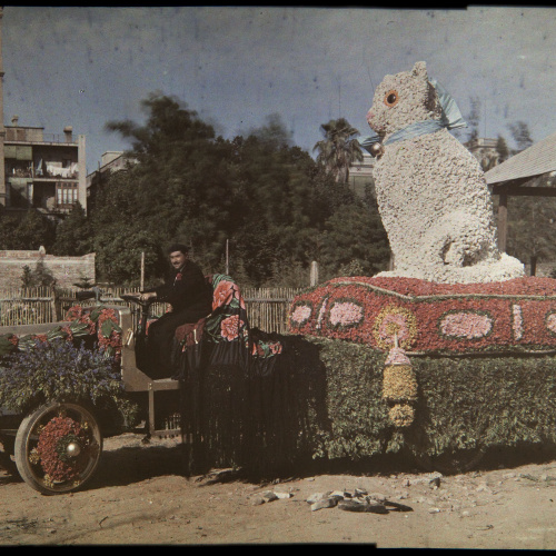 image for: Francesc Carrera Bou - Vehicle guarnit per a la Batalla de les flors (Barcelona) - Cap a 1922-1926