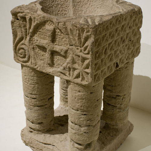 image for: Anònim - Suport d&#039;altar (reutilitzat com a pica beneitera) - Primera meitat del segle XIII [1]