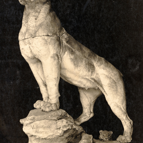 image for: Agapit Vallmitjana Abarca - Lleona amb els seus cadells - Cap a 1896