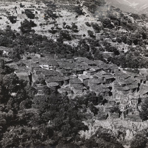 image for: Oriol Maspons - Village de Las Hurdes. Fotografia per al llibre «Caminando por Las Hurdes», d&#039;Antonio Ferres i Armando López Salinas - 1960