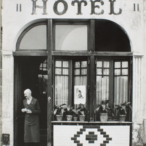 image for: Oriol Maspons - Hôtel (París) - Cap a 1955-1956