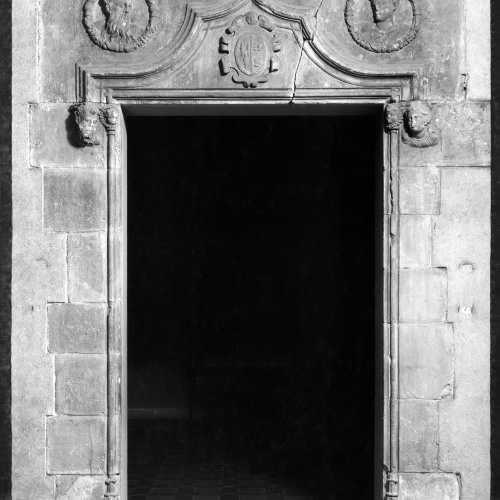 image for: Anònim. Catalunya - Finestral de l&#039;antiga casa Serrallonga - Entre 1550-1575