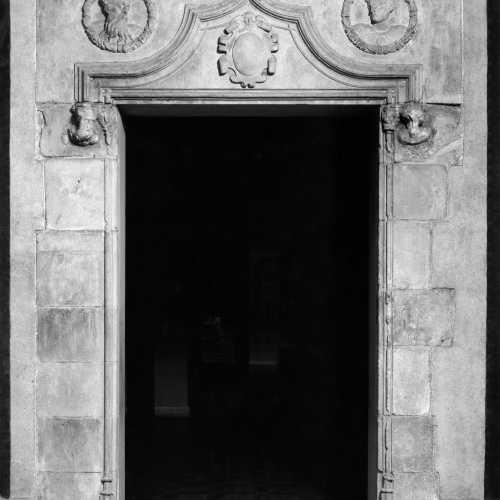 image for: Anònim. Catalunya - Finestral de l&#039;antiga casa Serrallonga - Entre 1550-1575