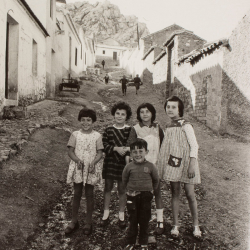 image for: Oriol Maspons - Sense títol (Puertollano, la Manxa. Fotografia per al llibre «Tierra de Olivos», d&#039;Antonio Ferres) - 1961