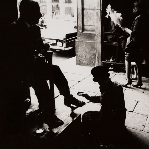 image for: Oriol Maspons - Sense títol (Fotografia per al llibre «Això també és Barcelona», de Josep Mª Espinàs) - Cap a 1965