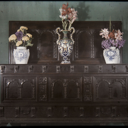 image for: Francesc Carrera Bou - Bagul i gerros amb flors - Cap a 1922-1926