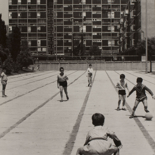 image for: Oriol Maspons - Sense títol (Montbau, Barcelona. Fotografia per la revista «Cuadernos de arquitectura» del Col·legi d&#039;Arquitectes de Catalunya) - Juliol de 1969