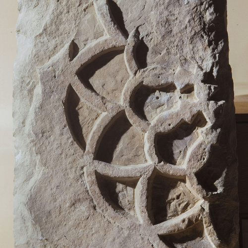 image for: Anònim - Relleu reaprofitat com a placa amb castell - Segle XIII [1]