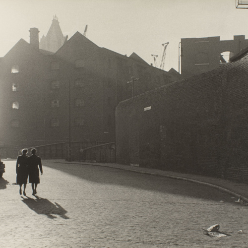 image for: Otho Lloyd - Sense títol [East End, Londres] - Cap a 1946