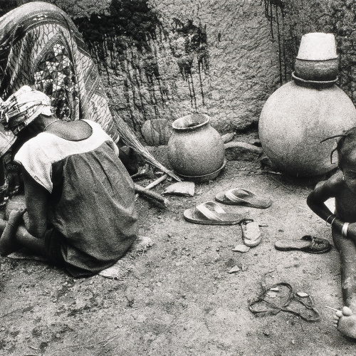 image for: Kim Manresa - Ablació de la nena Kadi en un país subsaharià - 1997