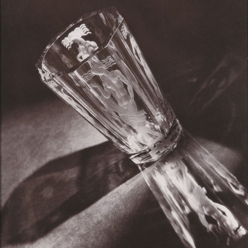 image for: Pere Català Pic - Vas de cristall - Cap a 1935