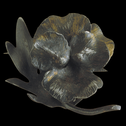 image for: Juli González - Fermall amb una flor - Cap a 1914-1925