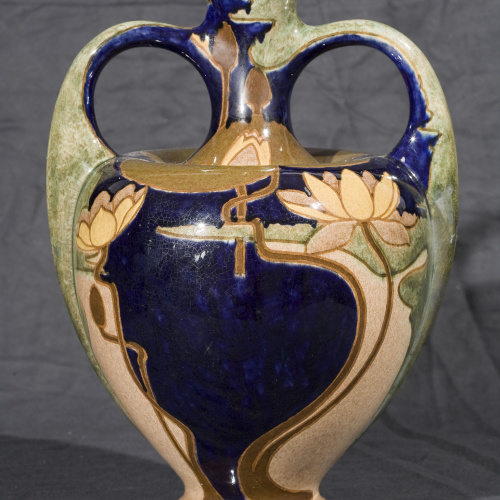 image for: Reial Fàbrica de Rozenburg - Vas amb dues nanses decorat amb flors - Cap a 1898