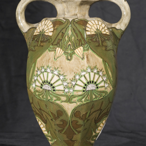 image for: Reial Fàbrica de Rozenburg - Vas amb dues nanses decorat amb flors - Cap a 1898