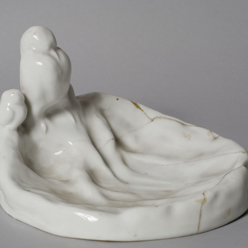 image for: Antoni Serra - Cendrer circular amb dos ocells - 1901-1908
