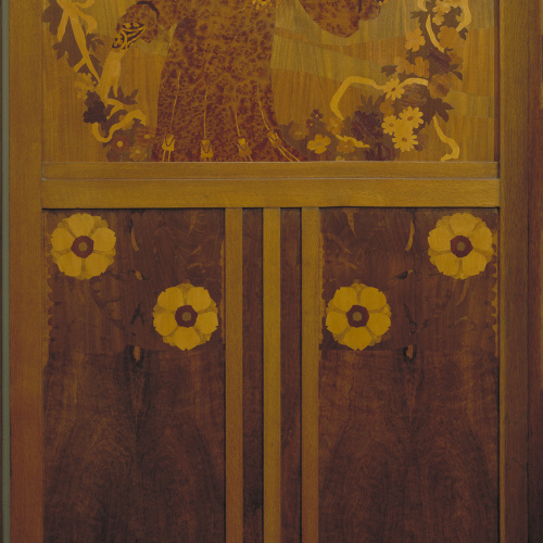 image for: Gaspar Homar - Noia amb garlanda de cintes i flors - Cap a 1905