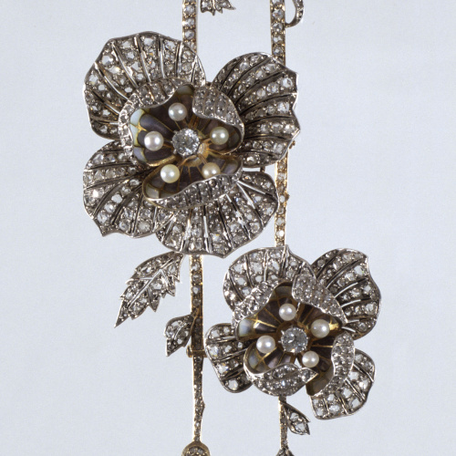 image for: Lluís Masriera - Penjoll amb flors - Barcelona, cap a 1904