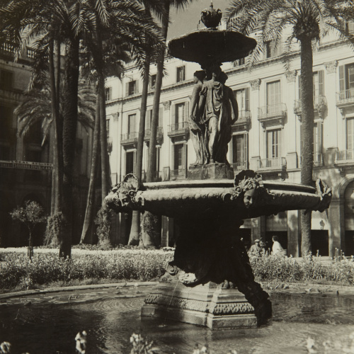 image for: Gabriel Casas Galobardes - [Font de les Tres Gràcies a la Plaça Reial] - Entre 1925-1956