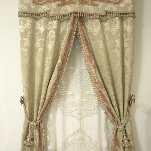 image for: Anònim. Catalunya - Cortinatge complet de la sala de música de la casa Solà Pou: estor, dosser i cortinatge - 1902