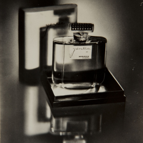 image for: Pere Català Pic - Fotografia publicitària per a Myrurgia. Colònia «Yánhia» - Cap a 1933