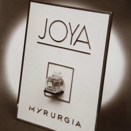 image for: Pere Català Pic - Fotografia publicitària per a Myrurgia. Colònia «Joya»  - Entre 1940-1950