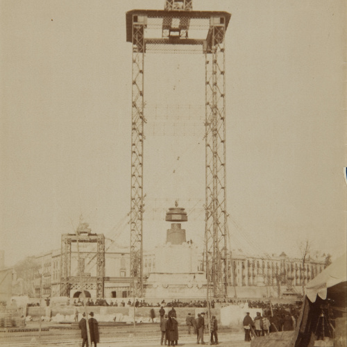 image for: Antoni Esplugas Puig - Bastida que va servir per a la construcció del monument a Colom - Cap a 1885