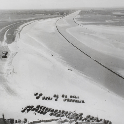 image for: Joaquim Gomis - Marea baixa al Mont St. Michel - 1936