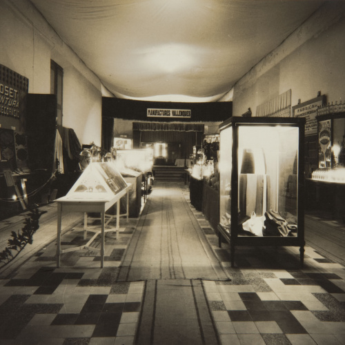 image for: Pere Català Pic - Exposició de la Escola del Treball. Bella manifestació del nostre desenrotllament industrial - 1931