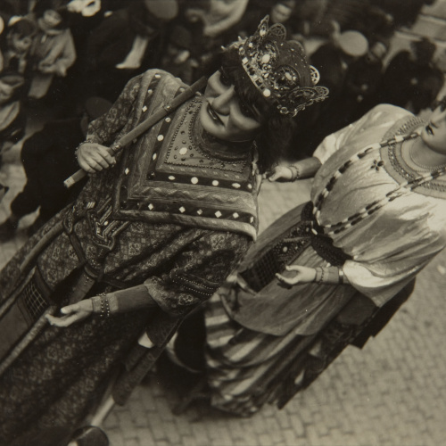 image for: Pere Català Pic - Els gegants, els gegants... La moixiganga. Belles representacions plàstiques de la Passió - 1931
